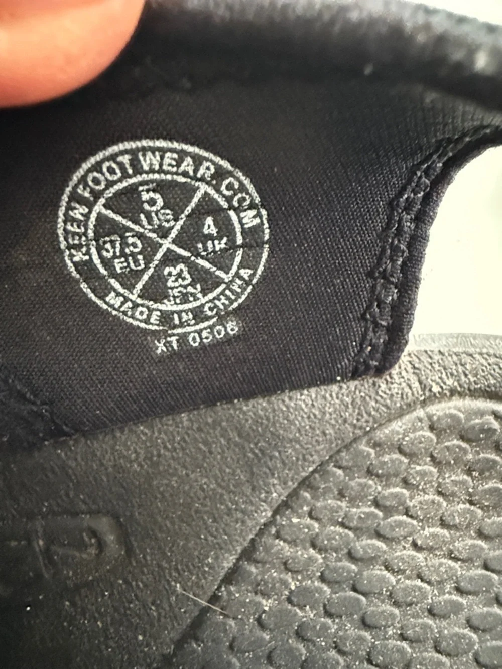 Keen rugged closed